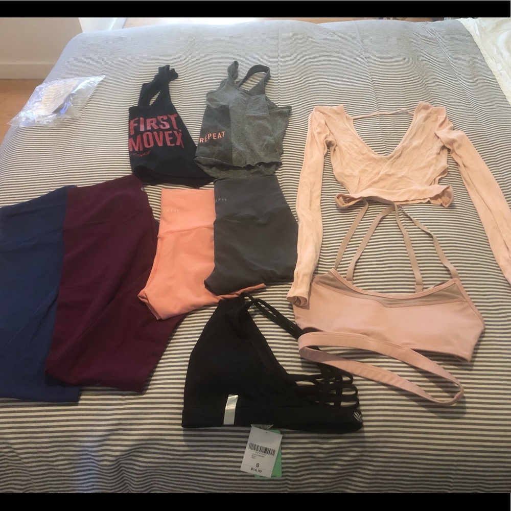 Box of fitness clothes - New and Used
